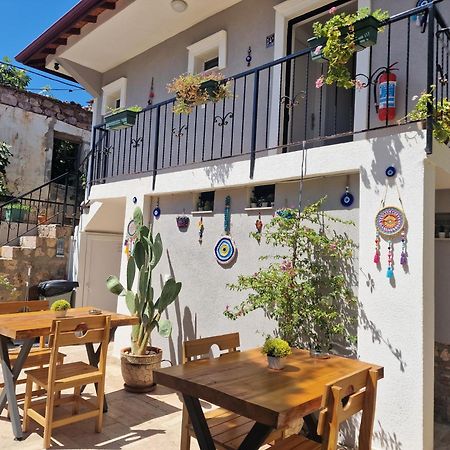 Otelia Pansiyon Ayvalik Bagian luar foto
