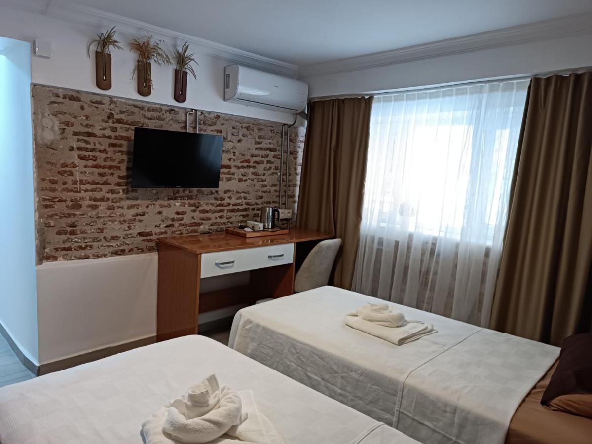 Otelia Pansiyon Ayvalik Bagian luar foto